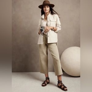 Banana Republic cropped jeans. Size 28 R.